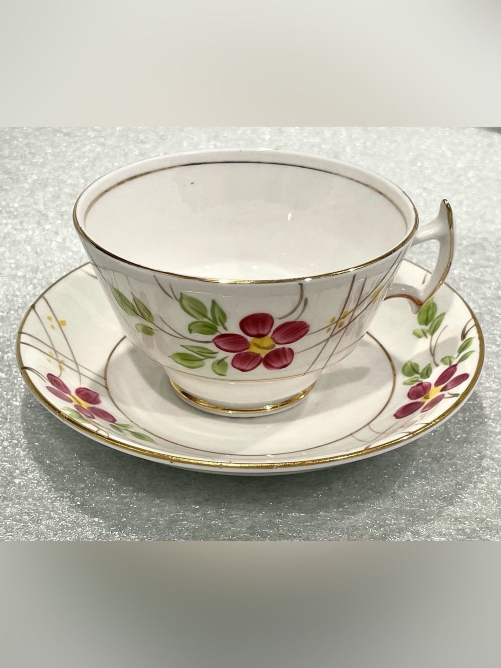 Woodlands Bone China Pink Floral Teacup & Saucer Set | Gold Trim | EUC
